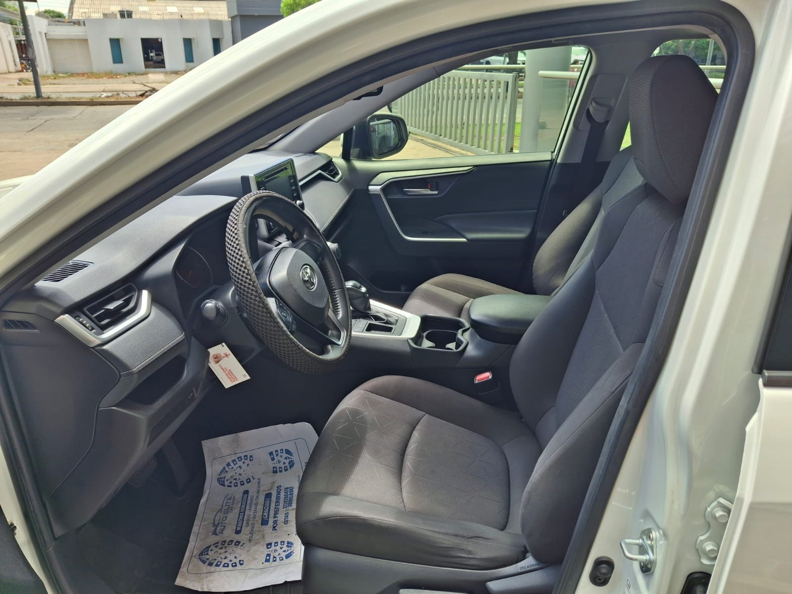 Toyota RAV4 XLE 2020 — foto 5