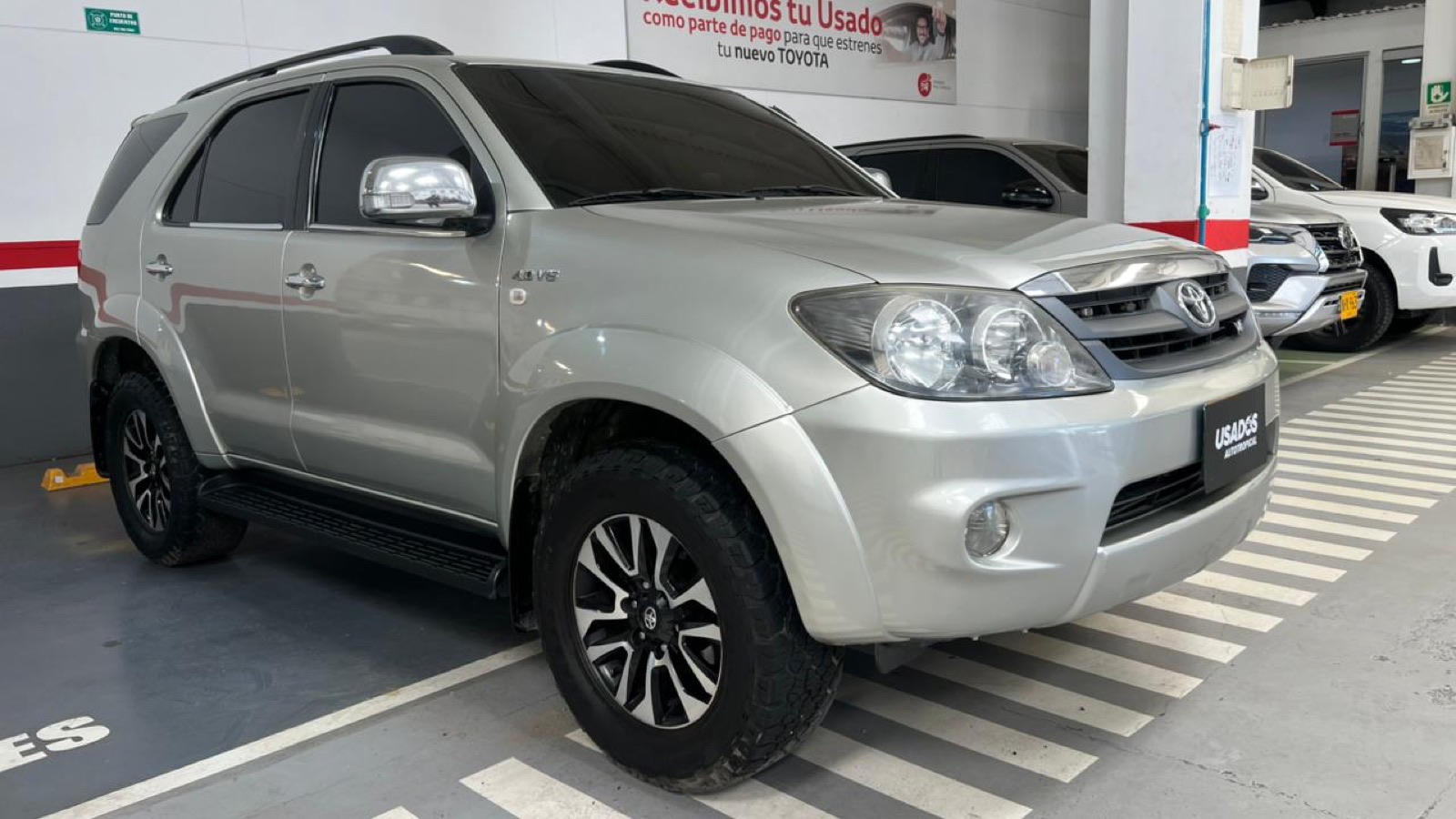 Toyota Fortuner 2008 — foto 1