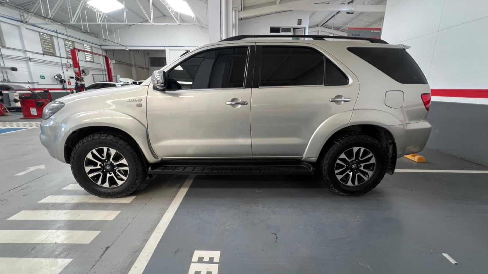 Toyota Fortuner 2008 — foto 3