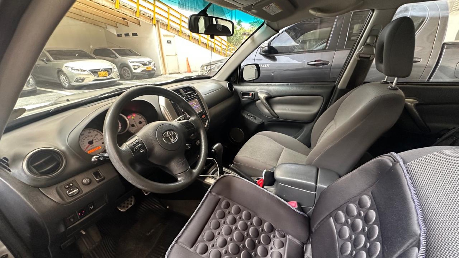 Toyota RAV4 Blindada 2005 — foto 1