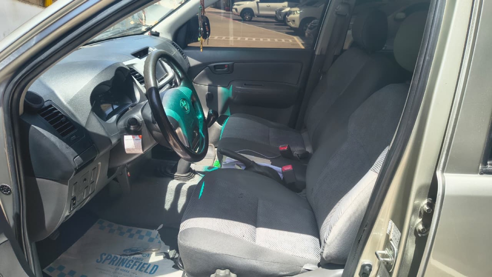Toyota Hilux Mec 2016 — foto 1